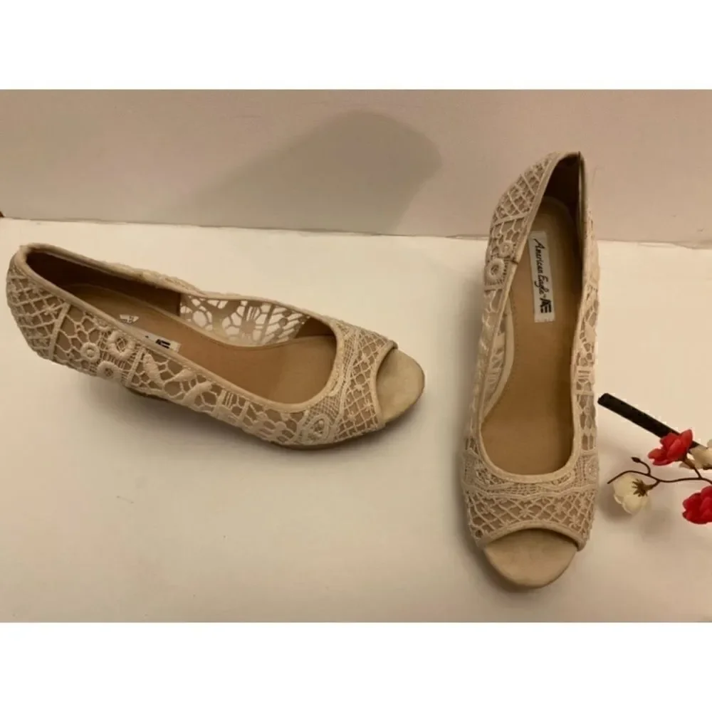 🌸American Eagle Beautiful lace wedge Sandal -10